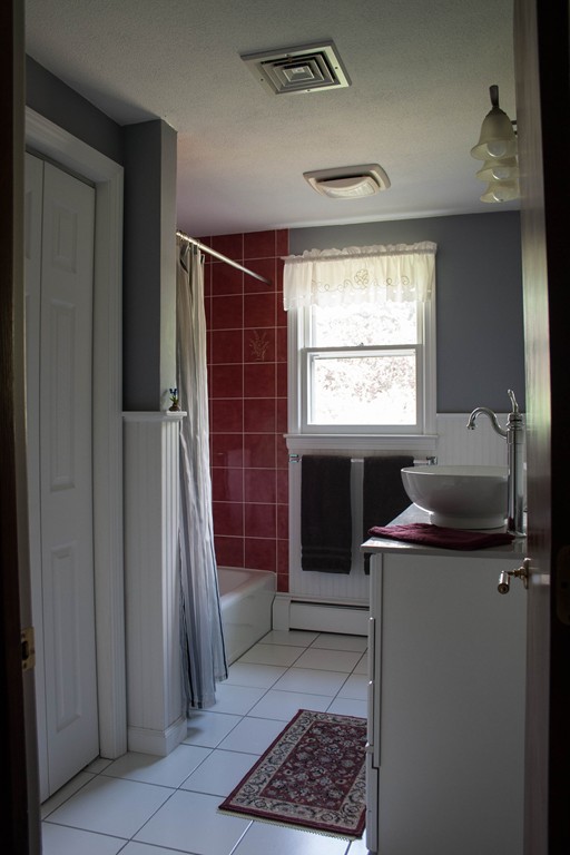 724 Bay Road Amherst, MA 01002 - Photo 17 of 30