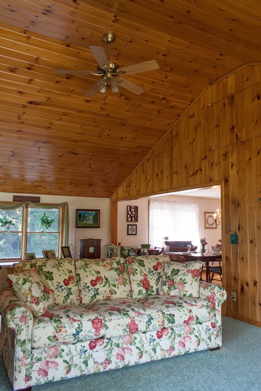 724 Bay Road Amherst, MA 01002 - Photo 4 of 30