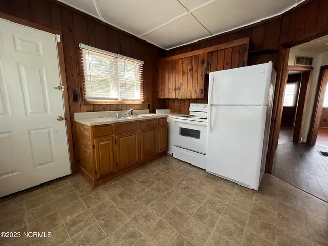 $1,300 | 1011 Maple Street, Elizabeth City, NC 27909