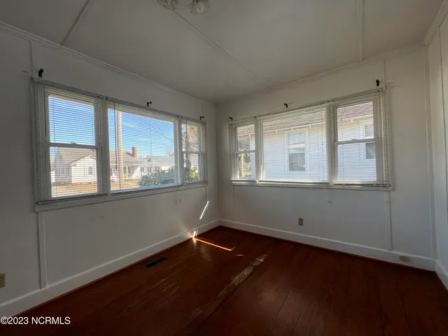 $1,300 | 1011 Maple Street, Elizabeth City, NC 27909