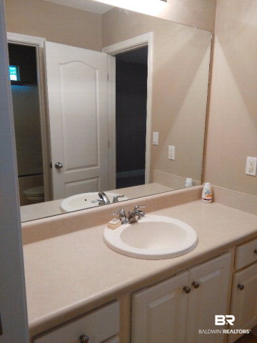 513 Sheffield Avenue Foley, AL 36535 - Photo 28 of 35 Jack and Jill Bath