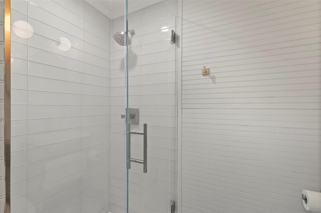 7090 Maple Street Frisco, TX 75033 - Photo 23 of 40 1st floor bathroom shower