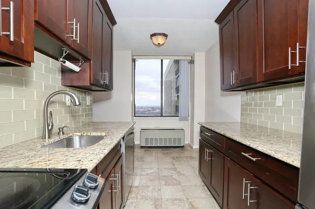 $2,700 | 300 Winston Drive, Unit 2906, Cliffside Park, NJ 07010