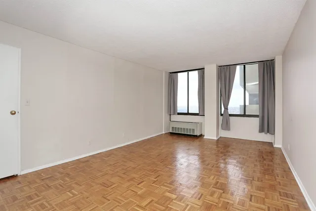 $2,700 | 300 Winston Drive, Unit 2906, Cliffside Park, NJ 07010