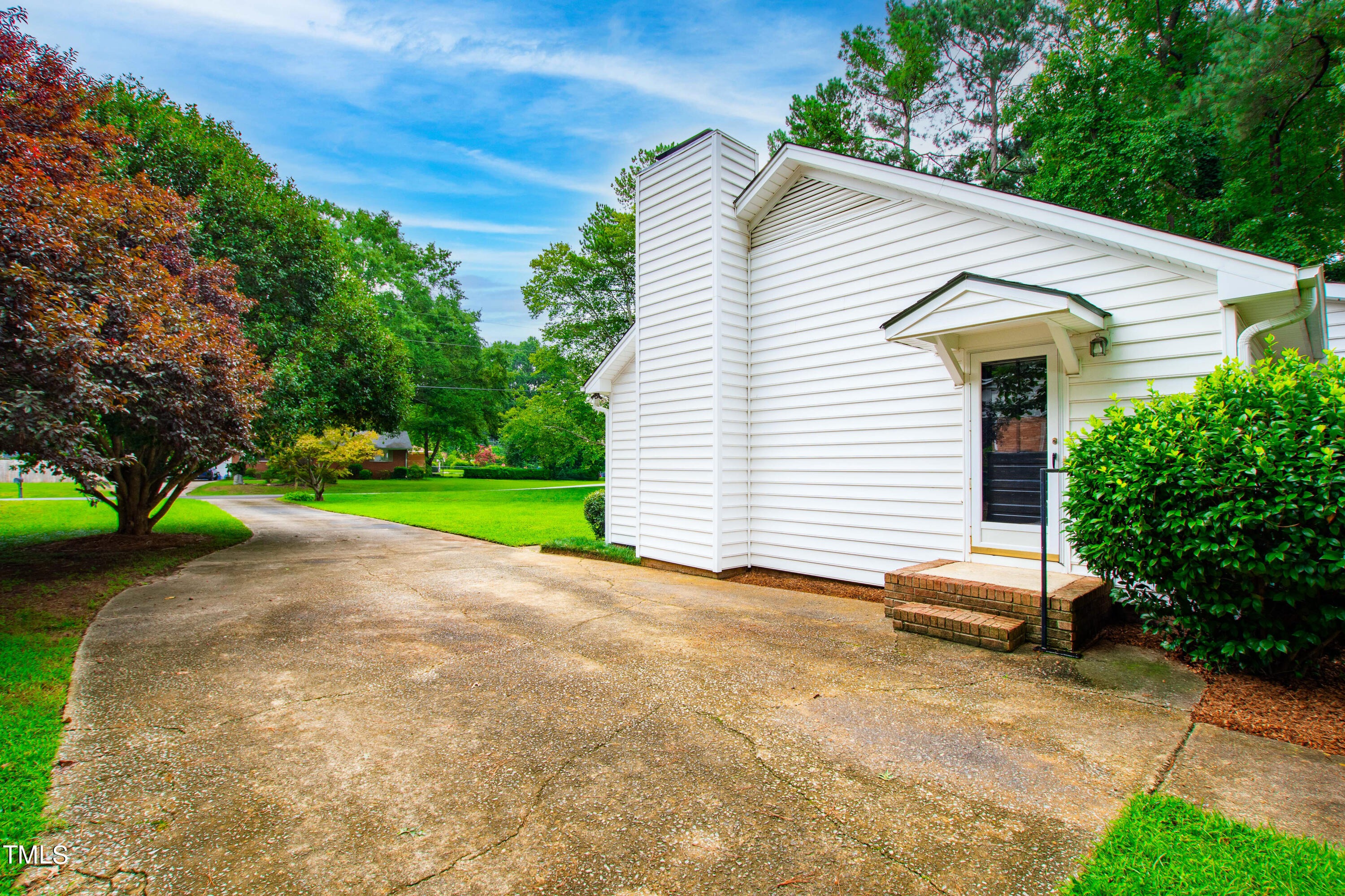 224 Singleton Street Raleigh, NC 27606 - Photo 29 of 49 Side
