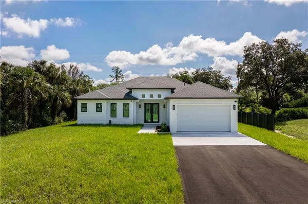 $529,900 | 2132 Desoto Boulevard South, Naples, FL 34117