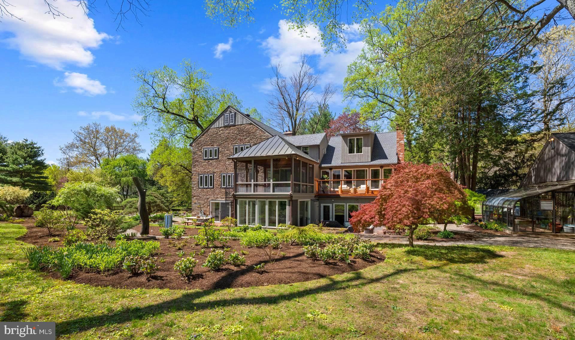 a front view of house with yard