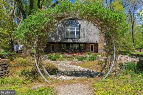 $2,999,000 | 6 Bridge One Lane, Pipersville, PA 18947