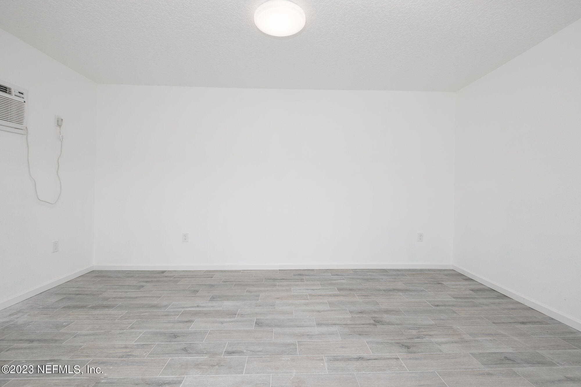 425 Penman Road Neptune Beach, FL 32266 - Photo 18 of 19 a view of an empty room