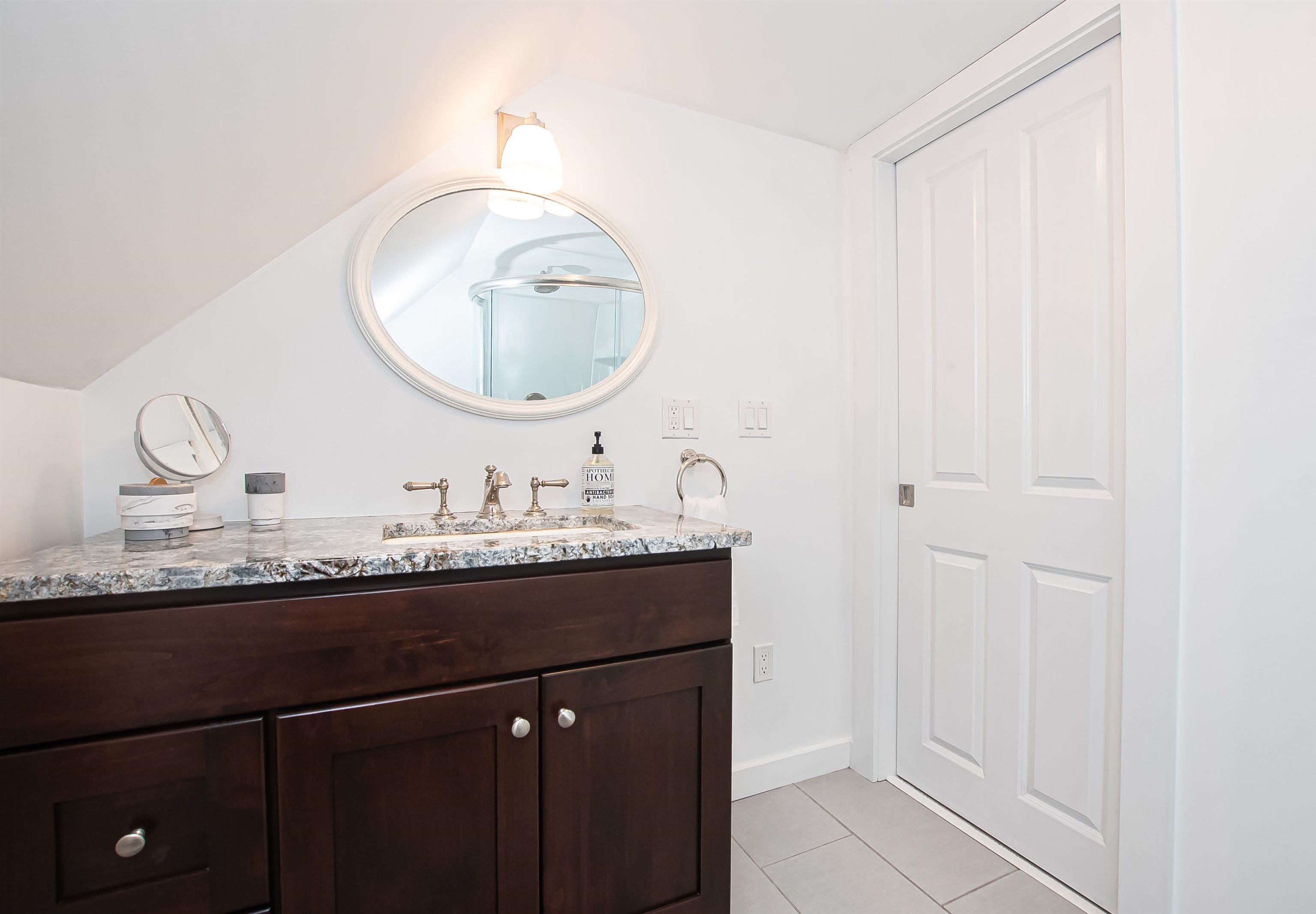 51 High Street Ludlow, VT 05149 - Photo 18 of 46