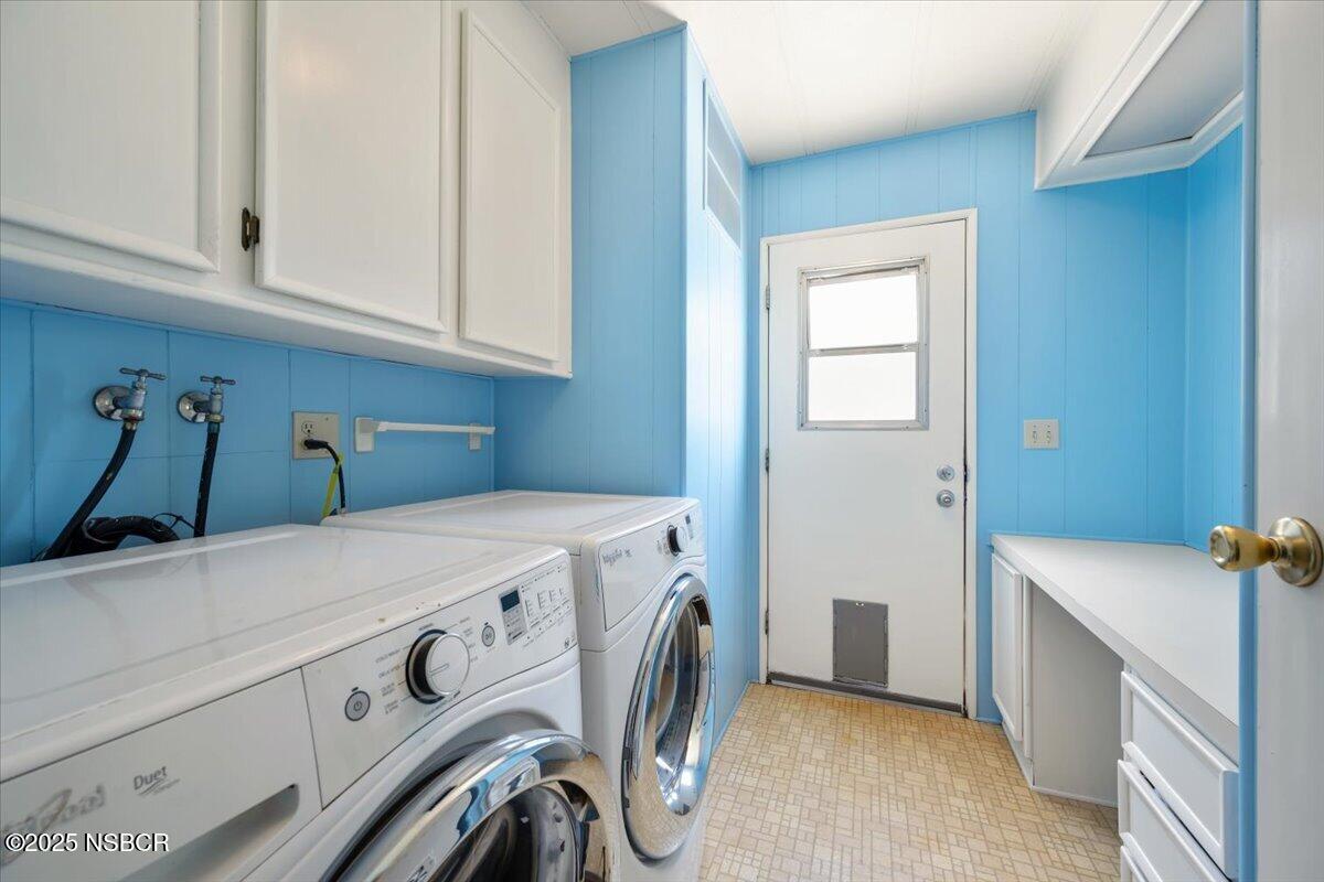 1104 Devonshire Place Santa Maria, CA 93455 - Photo 19 of 46 23-Laundry Room
