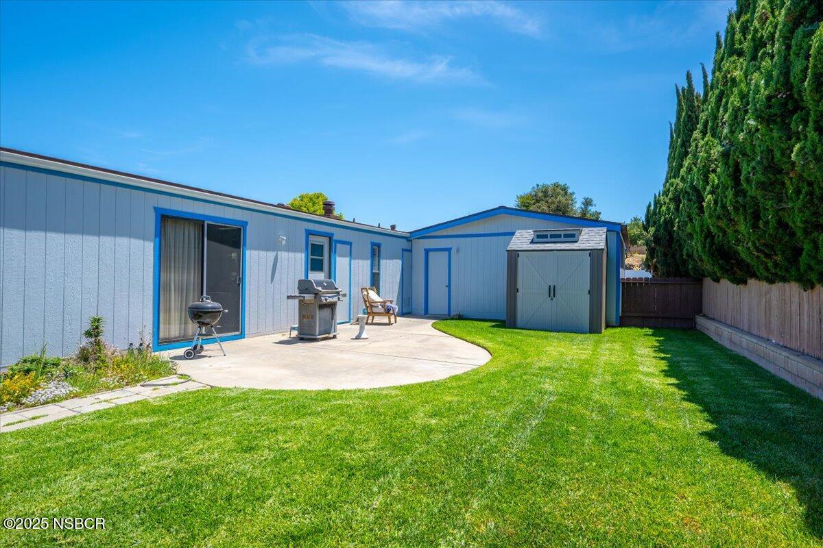 1104 Devonshire Place Santa Maria, CA 93455 - Photo 20 of 46 24-Backyard