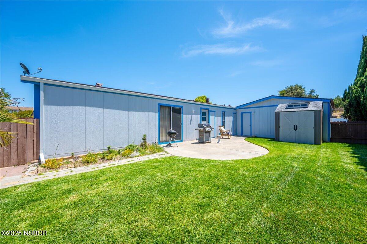 1104 Devonshire Place Santa Maria, CA 93455 - Photo 21 of 46 25-Backyard