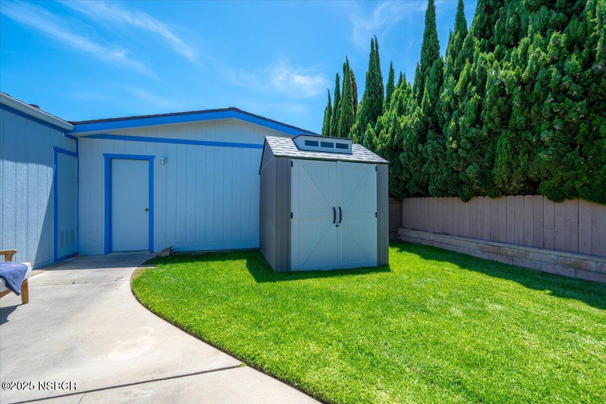 1104 Devonshire Place Santa Maria, CA 93455 - Photo 23 of 46 27-Backyard