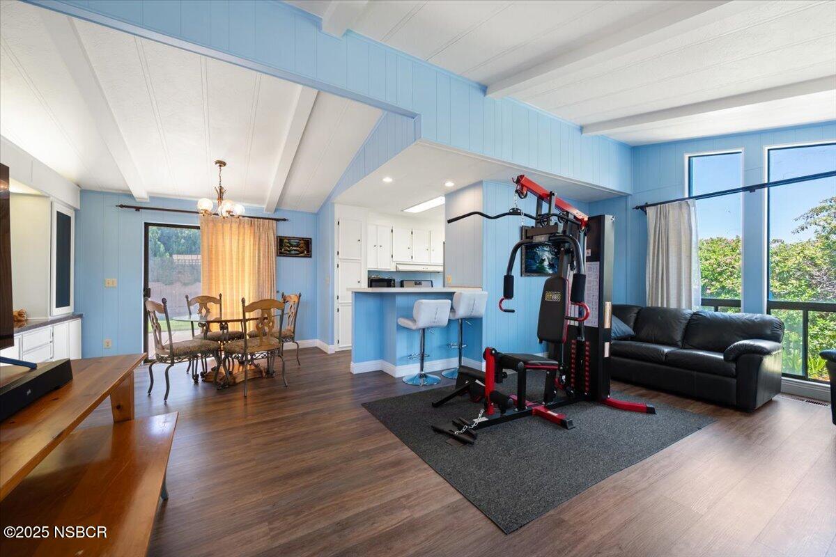 1104 Devonshire Place Santa Maria, CA 93455 - Photo 4 of 46 07-Living Room