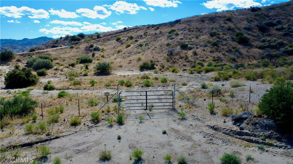 101 Cimarron Road Pioneertown, CA 92268 - Photo 5 of 14
