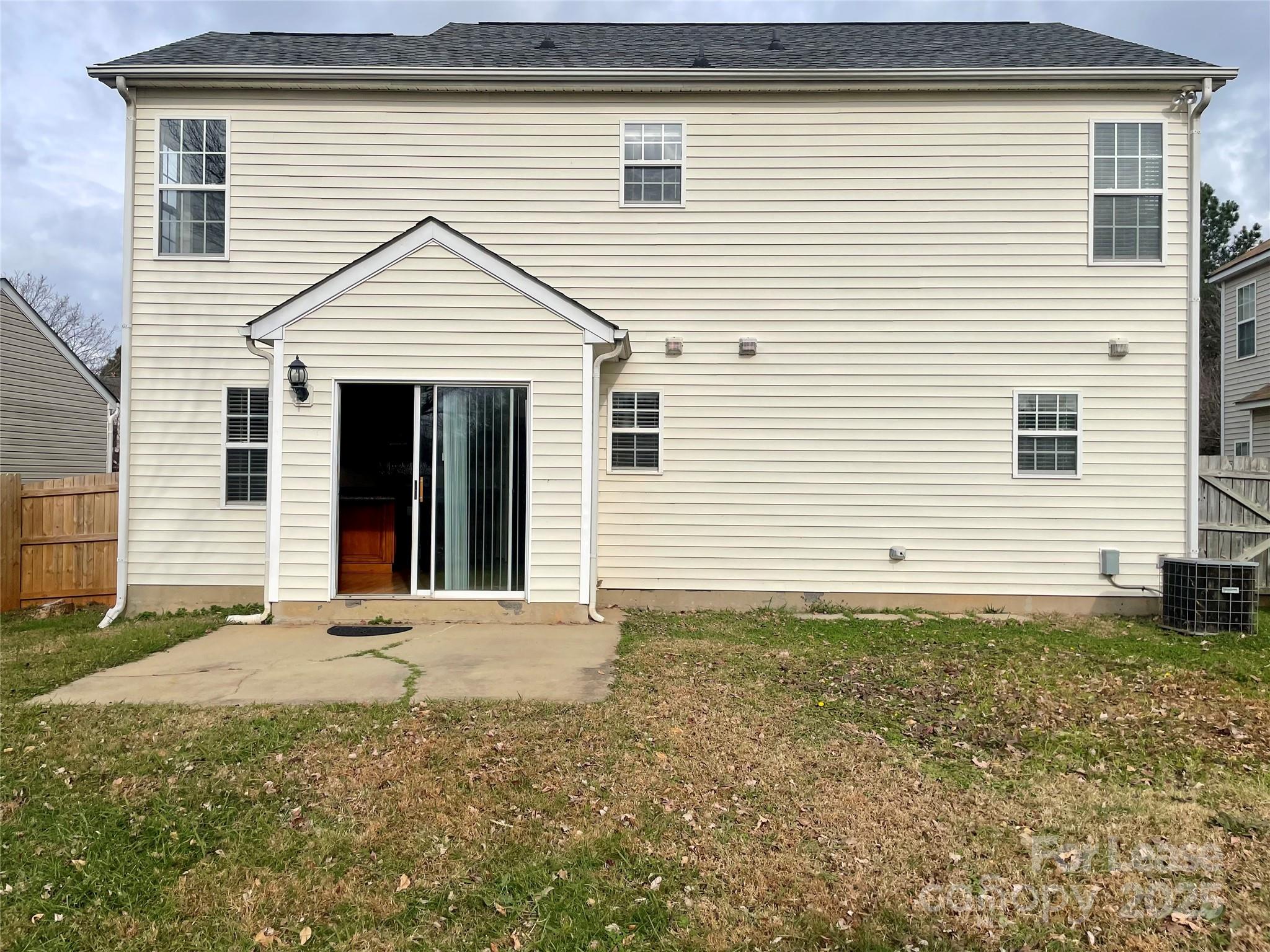 3823 Thomas Ridge Drive Charlotte, NC 28269 - Photo 2 of 27