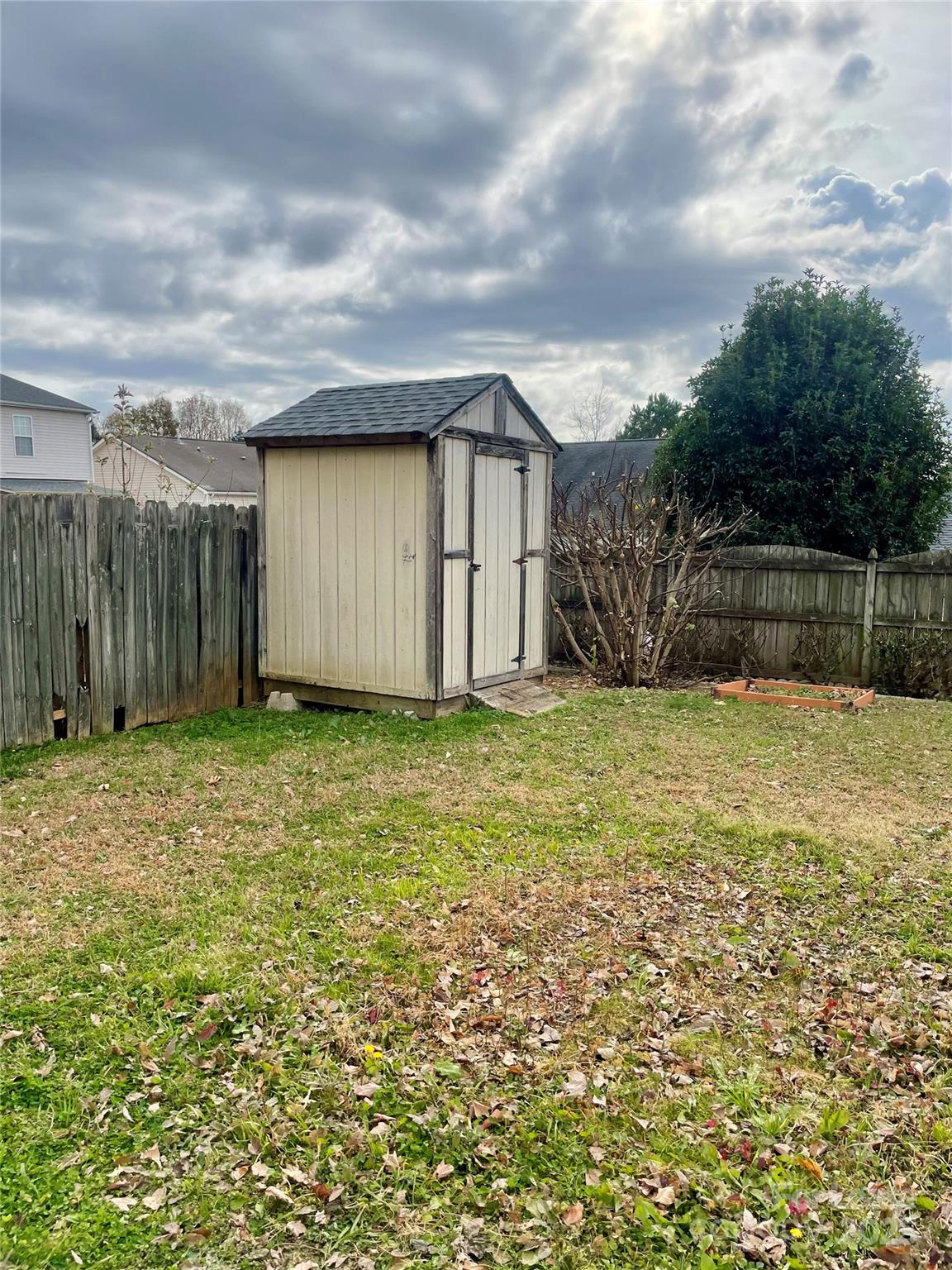 3823 Thomas Ridge Drive Charlotte, NC 28269 - Photo 4 of 27