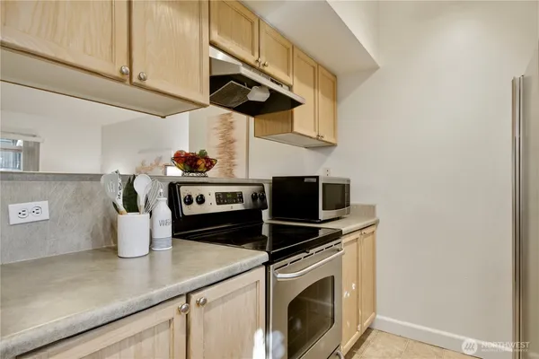 $389,000 | 18930 Bothell Everett Highway, Unit E103, Bothell, WA 98012