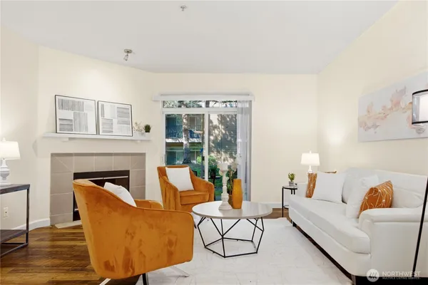 $389,000 | 18930 Bothell Everett Highway, Unit E103, Bothell, WA 98012