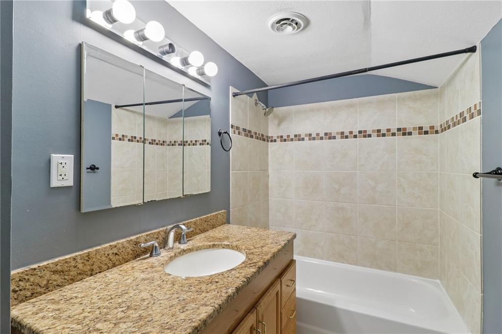 307 East 1100th Road Baldwin City, KS 66006 - Photo 23 of 41