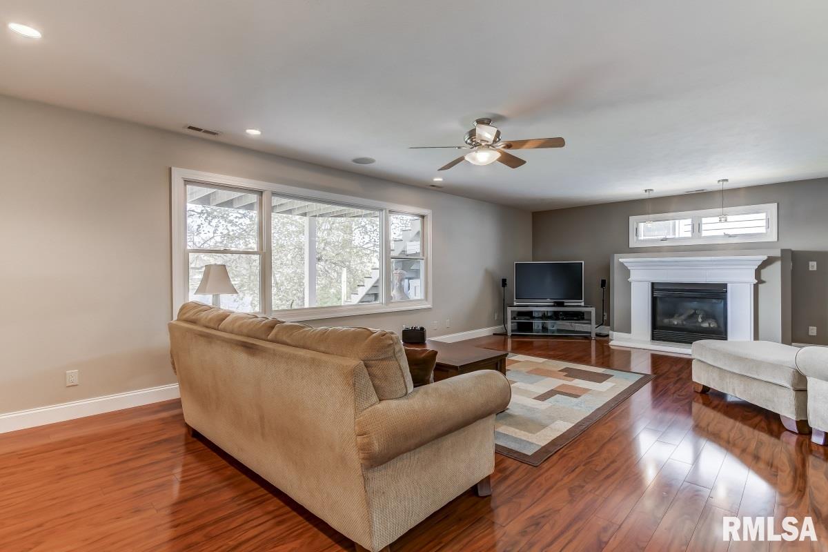 49 Fairview Lane Springfield, IL 62711 - Photo 14 of 36