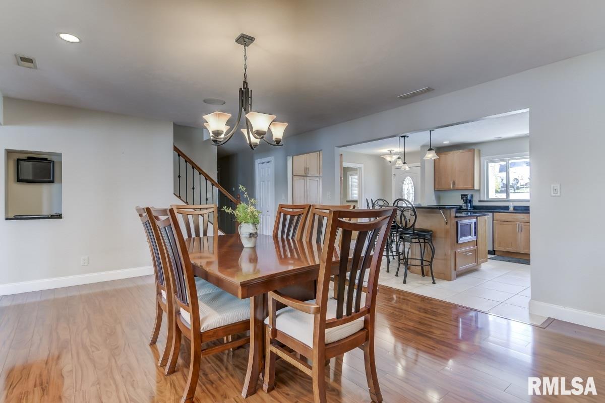 49 Fairview Lane Springfield, IL 62711 - Photo 9 of 36