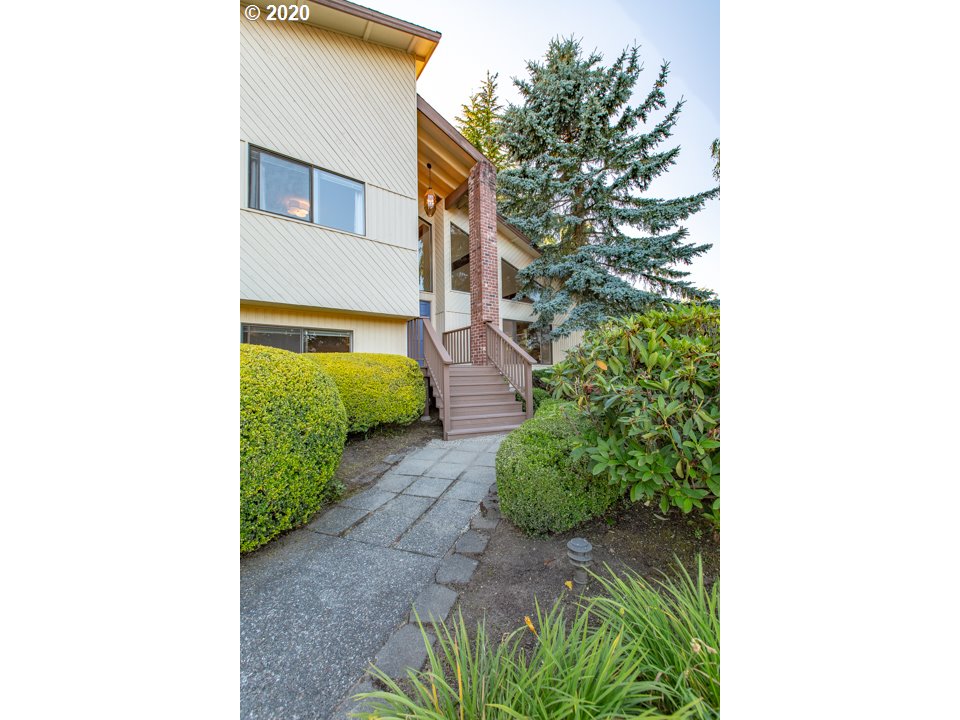 16110 Northeast 35th Avenue Ridgefield, WA 98642 - Photo 3 of 32
