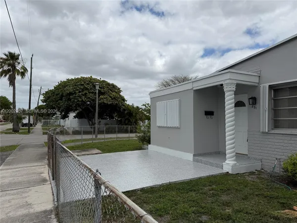 $3,000 | 251 Southwest 69th Avenue, Miami, FL 33144