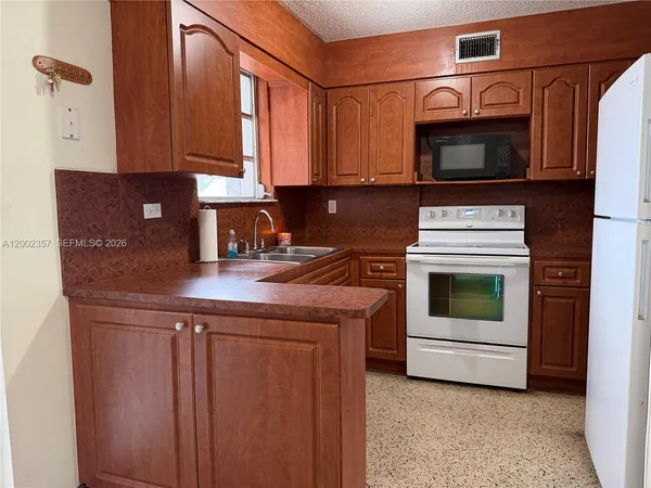$3,000 | 251 Southwest 69th Avenue, Miami, FL 33144