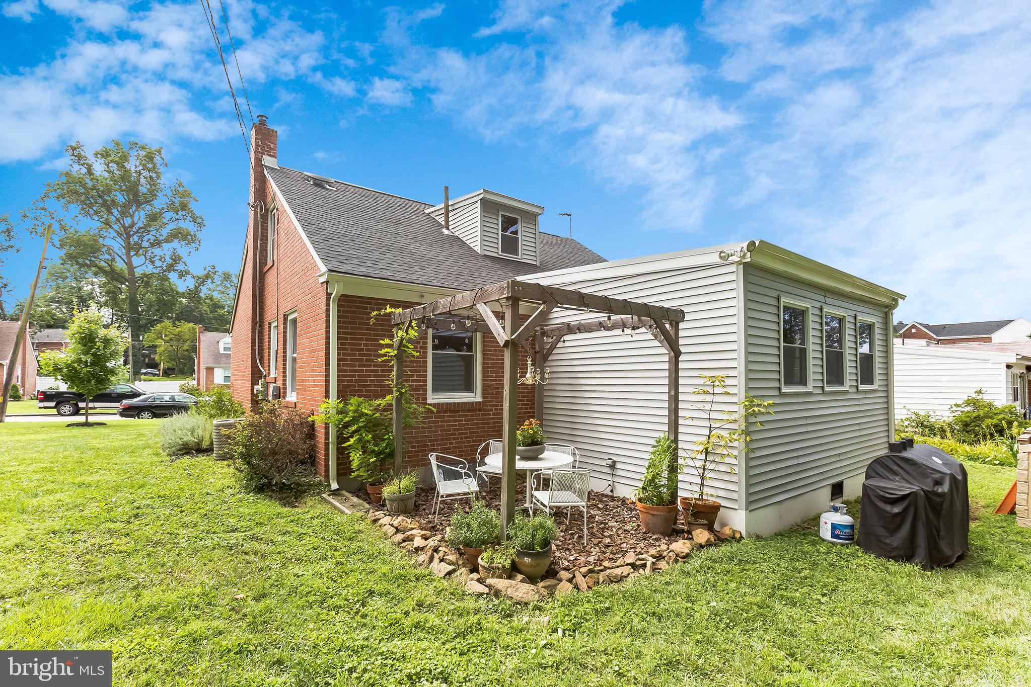 211 Wayne Avenue Springfield, PA 19064 - Photo 3 of 35 Gallery Image 3