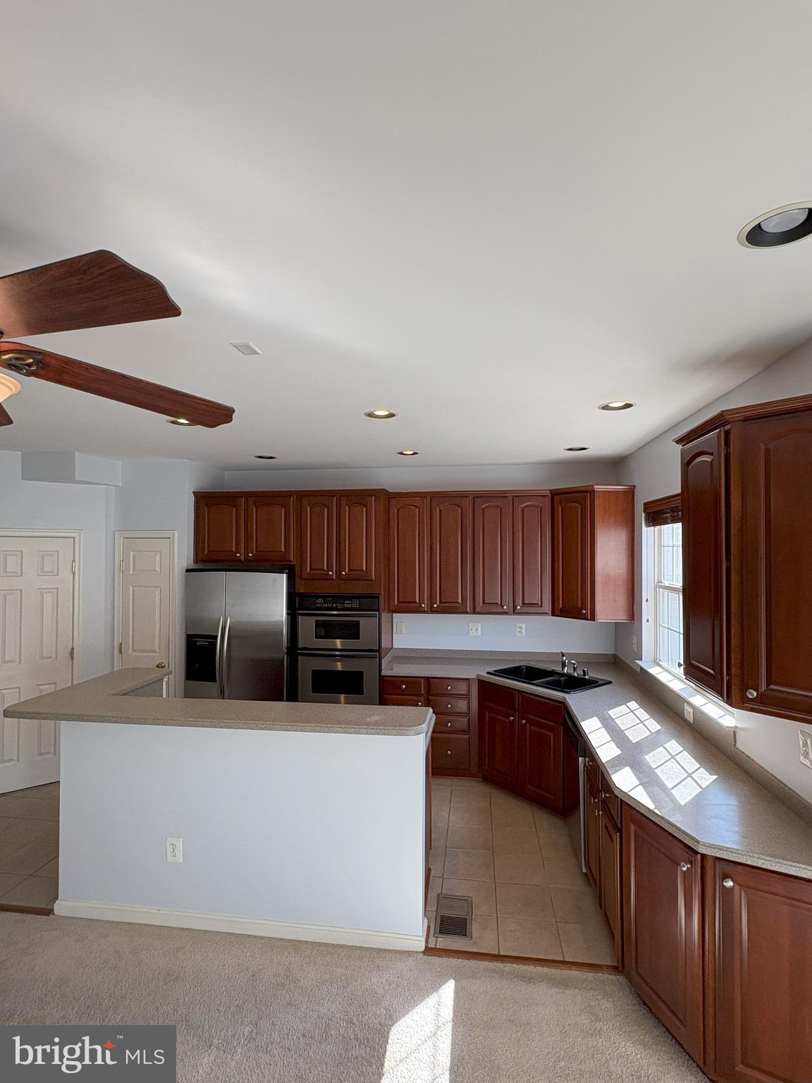 44295 Suscon Square Ashburn, VA 20147 - Photo 5 of 12 Kitchen