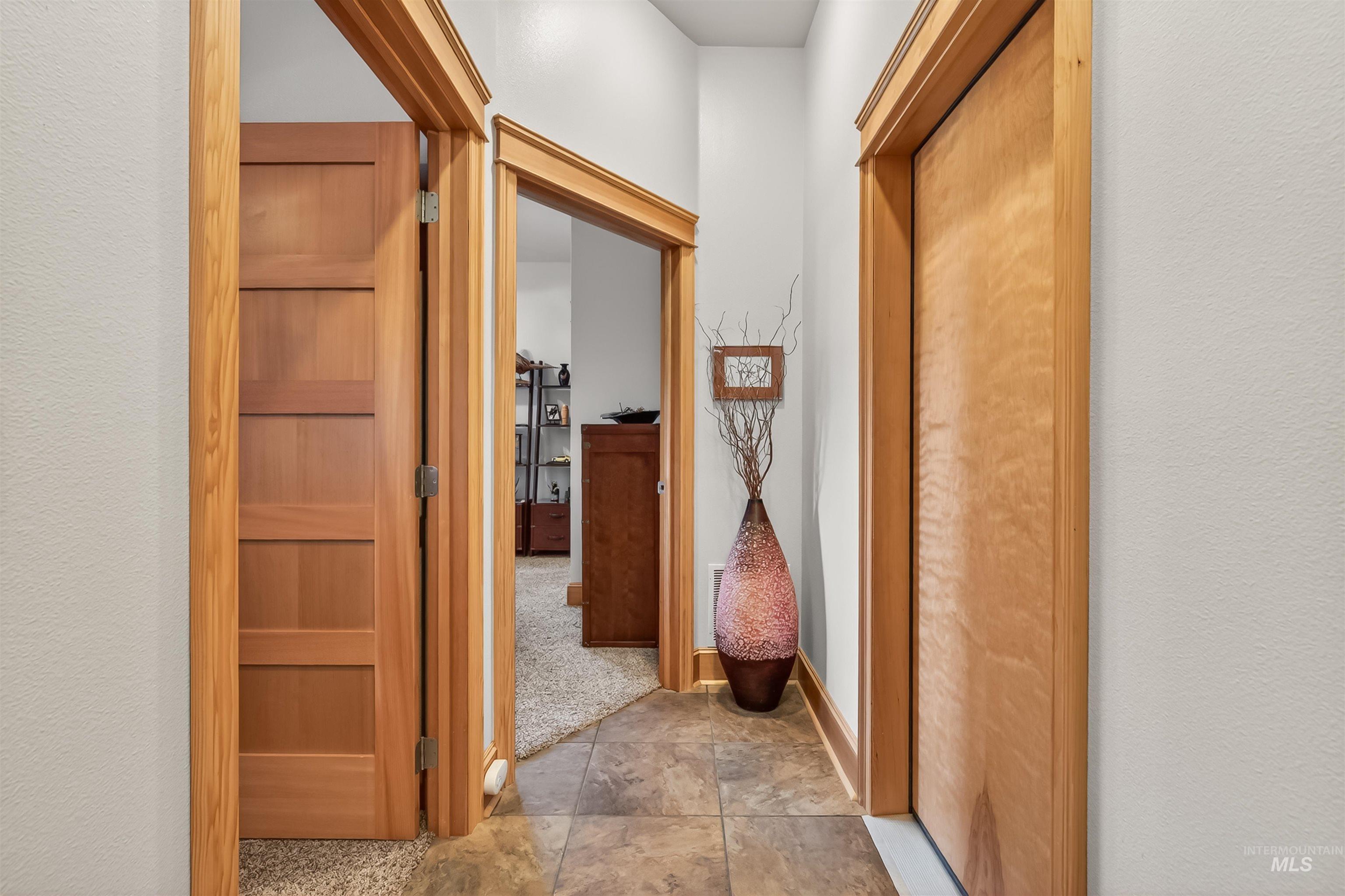 6382 Snake River Road Asotin, WA 99402 - Photo 20 of 34 Hall featuring a textured wall