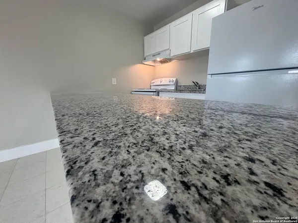 $950 | 1303 Philadelphia Street, Unit 2, Laredo, TX 78041