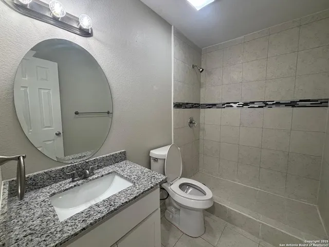 $950 | 1303 Philadelphia Street, Unit 2, Laredo, TX 78041