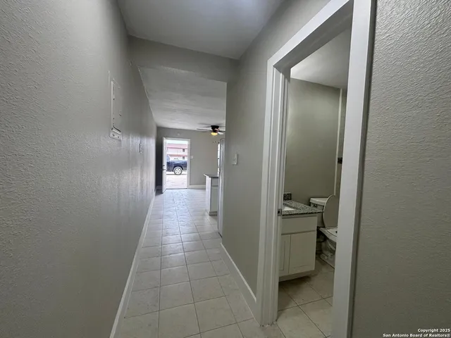 $950 | 1303 Philadelphia Street, Unit 2, Laredo, TX 78041