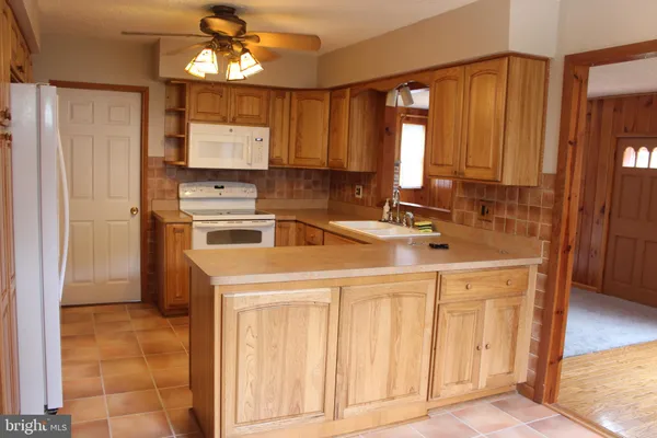 $3,450 | 216 Georgetown Road, Glassboro, NJ 08028