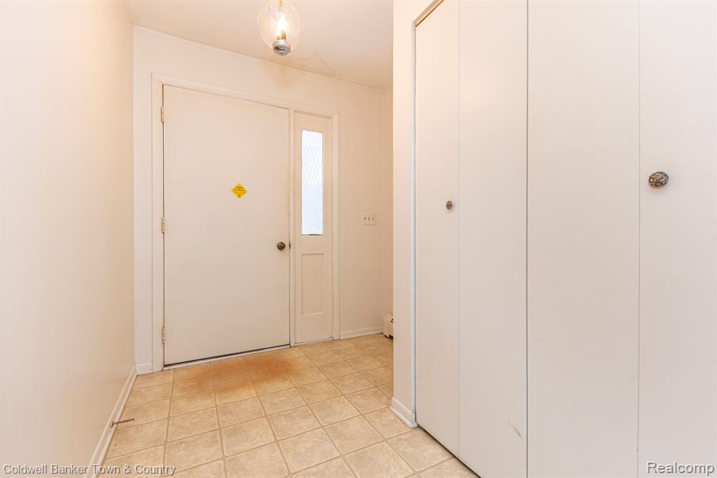 11644 Kerns Way Fenton, MI 48430 - Photo 13 of 50