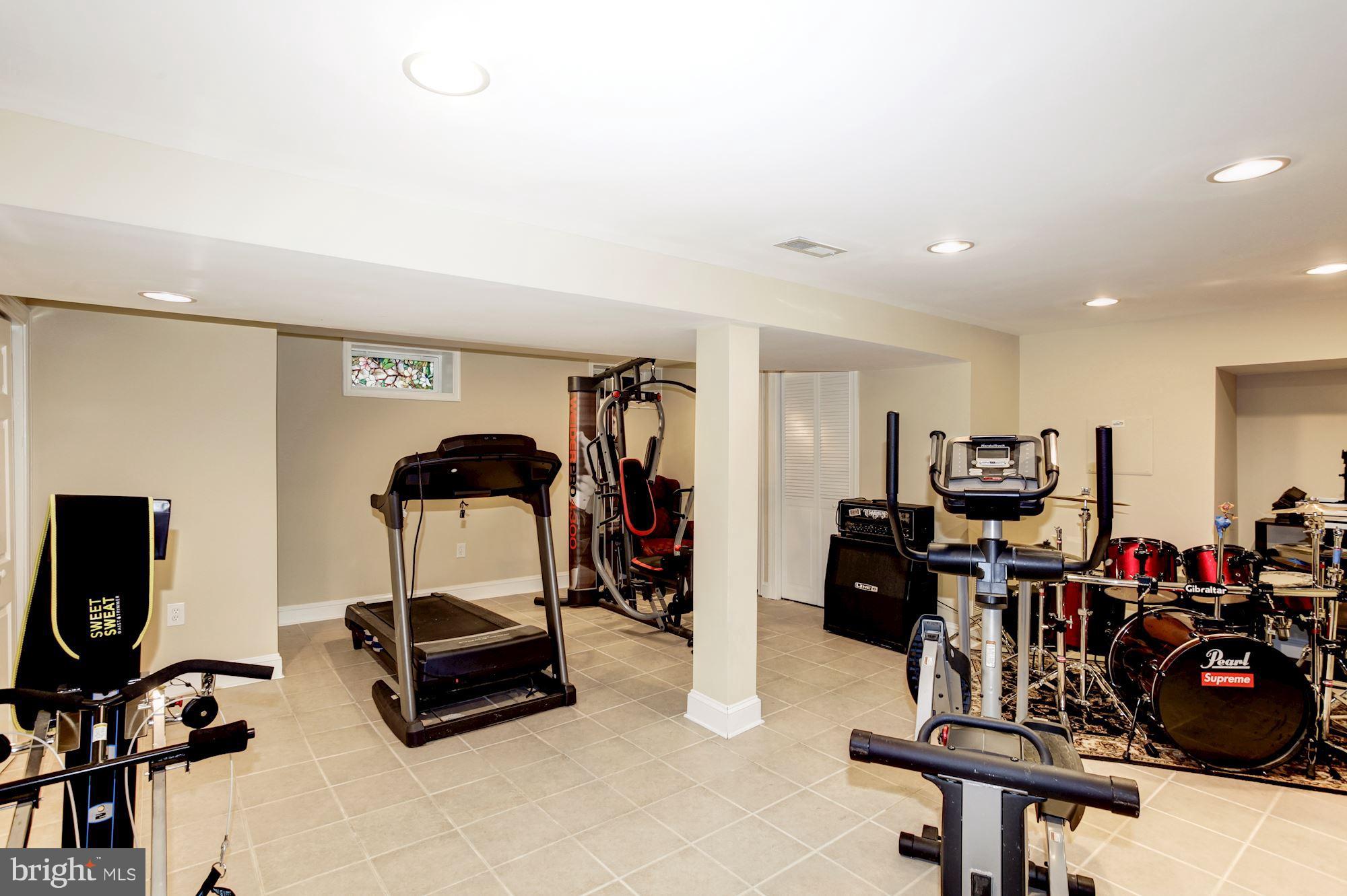 2819 South Arlington Ridge Road Arlington, VA 22202 - Photo 27 of 30 a view of a room with gym equipment