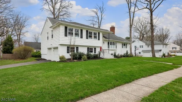 $1,399,000 | 401 Poe Avenue, Westfield, NJ 07090