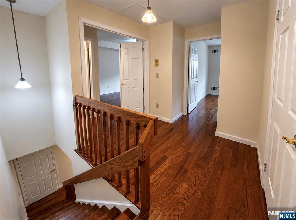 555 Ridge Lane Fort Lee, NJ 07024 - Photo 21 of 42