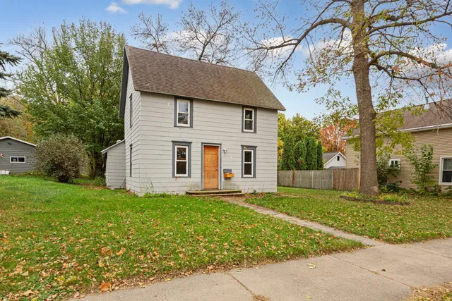 $229,900 | 1519 North 4th Street, Mankato, MN 56001