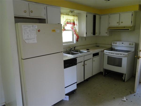 24 Chilmark Street Worcester, MA 01604 - Photo 10 of 30 Gallery Image 10