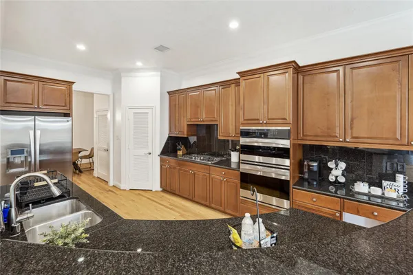 $9,000 | 5346 McCulloch Circle, Houston, TX 77056