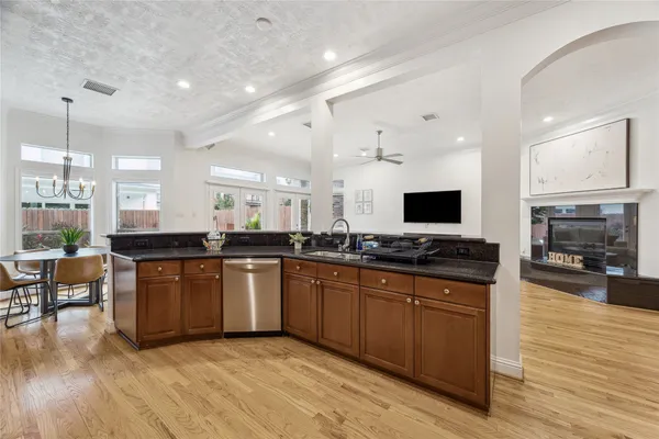 $9,000 | 5346 McCulloch Circle, Houston, TX 77056