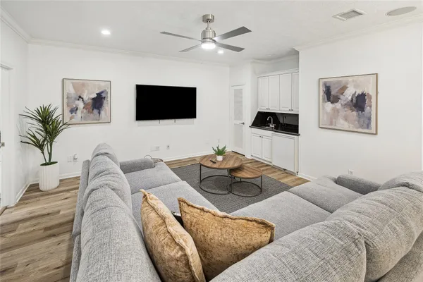 $9,000 | 5346 McCulloch Circle, Houston, TX 77056