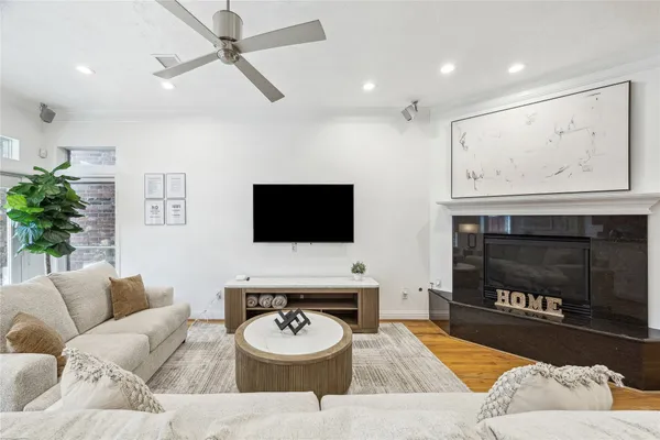 $9,000 | 5346 McCulloch Circle, Houston, TX 77056