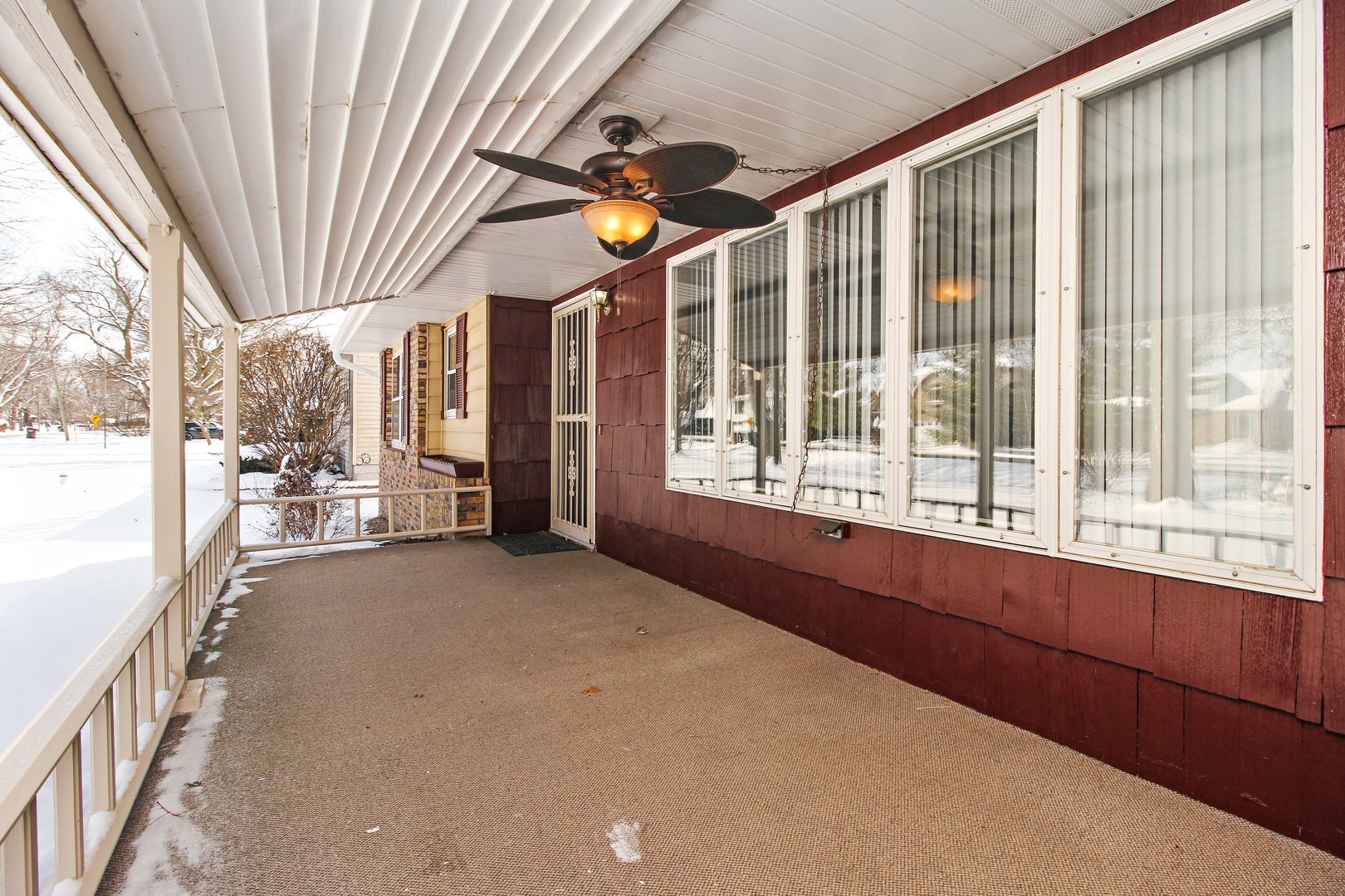 3122 River Road Kankakee, IL 60901 - Photo 14 of 15 a view of an empty room with a large window