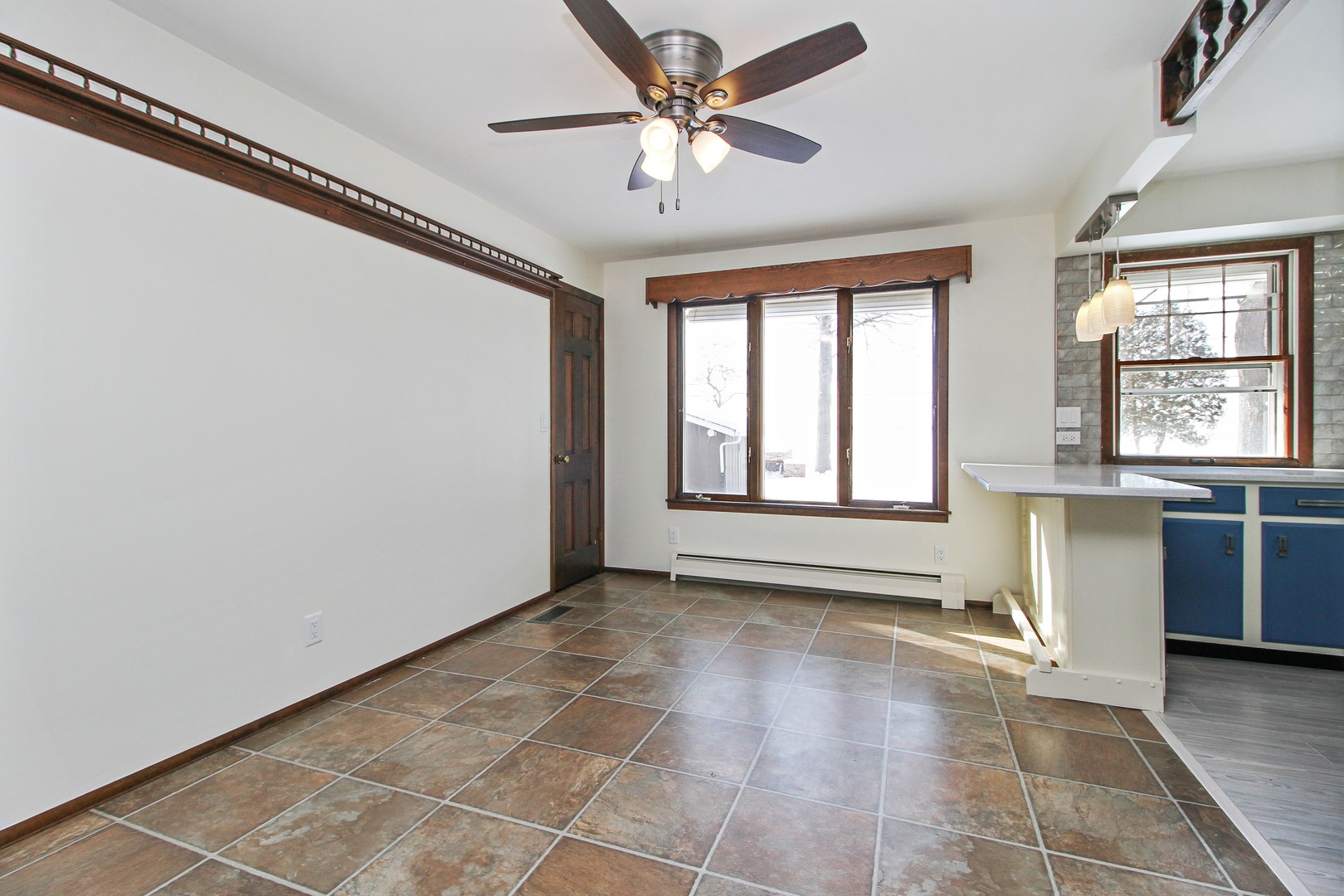 3122 River Road Kankakee, IL 60901 - Photo 4 of 15 a view of an empty room with a window