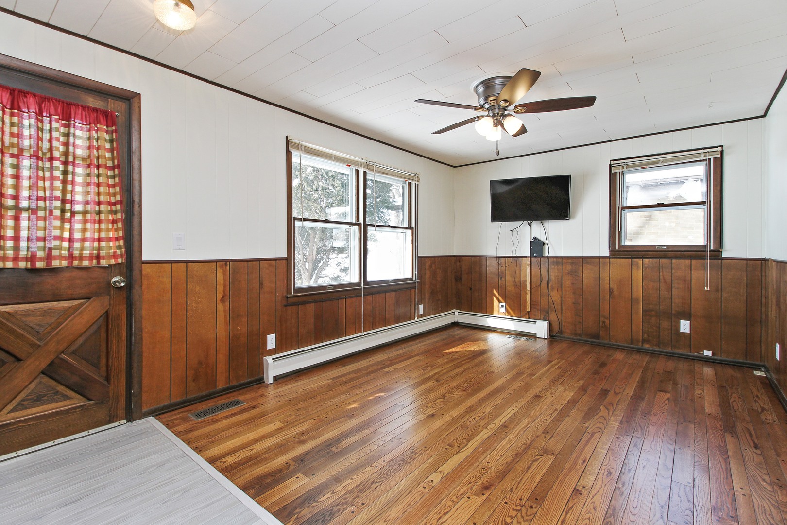 3122 River Road Kankakee, IL 60901 - Photo 8 of 15 wooden floor in an empty room with a window